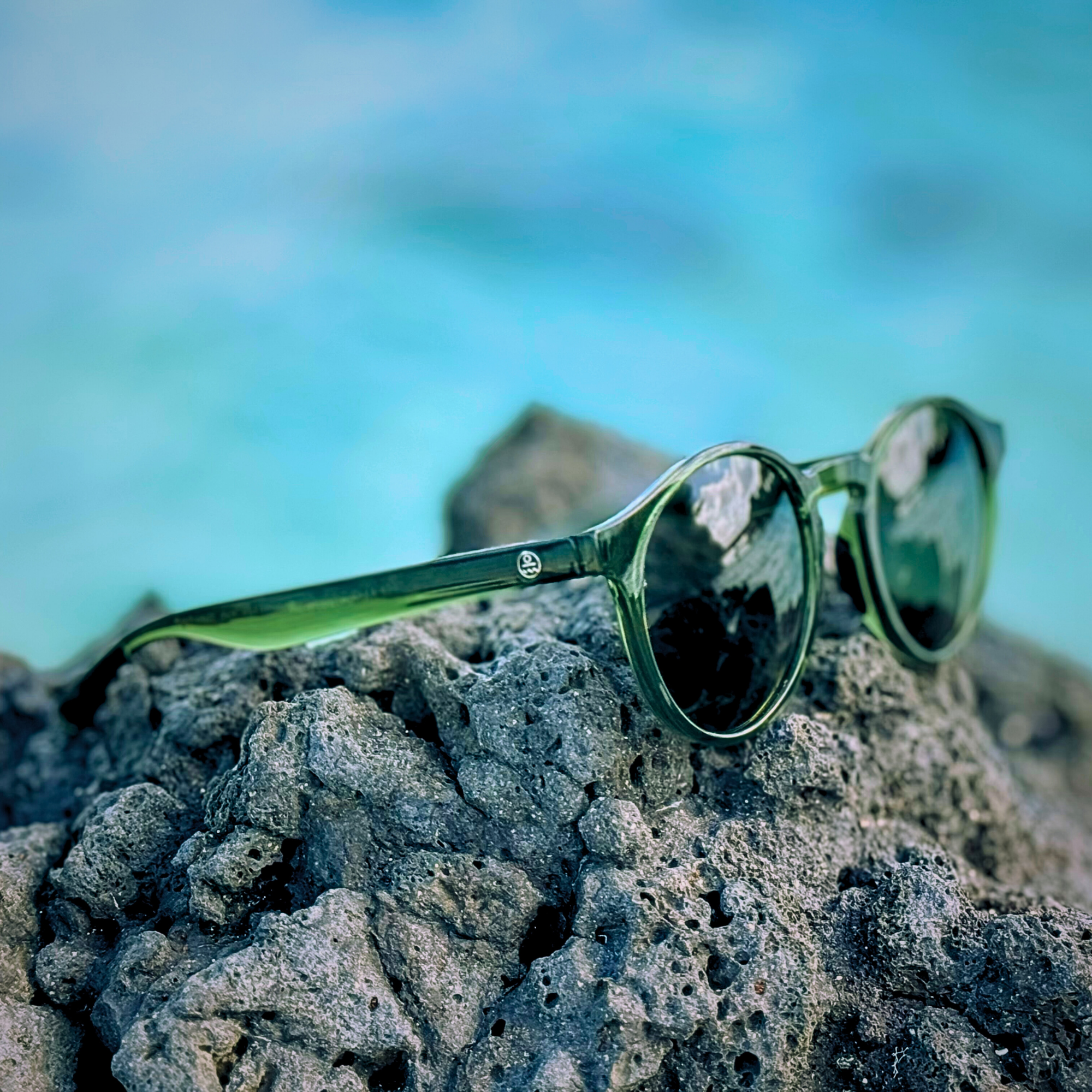 translucent green|gray 12