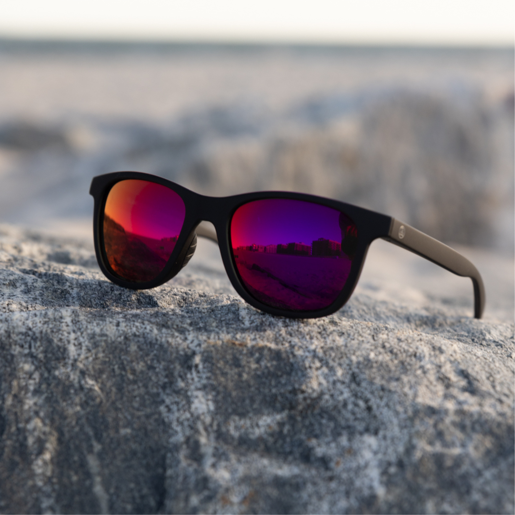 frame|matte black|lens|red sunset mirror 